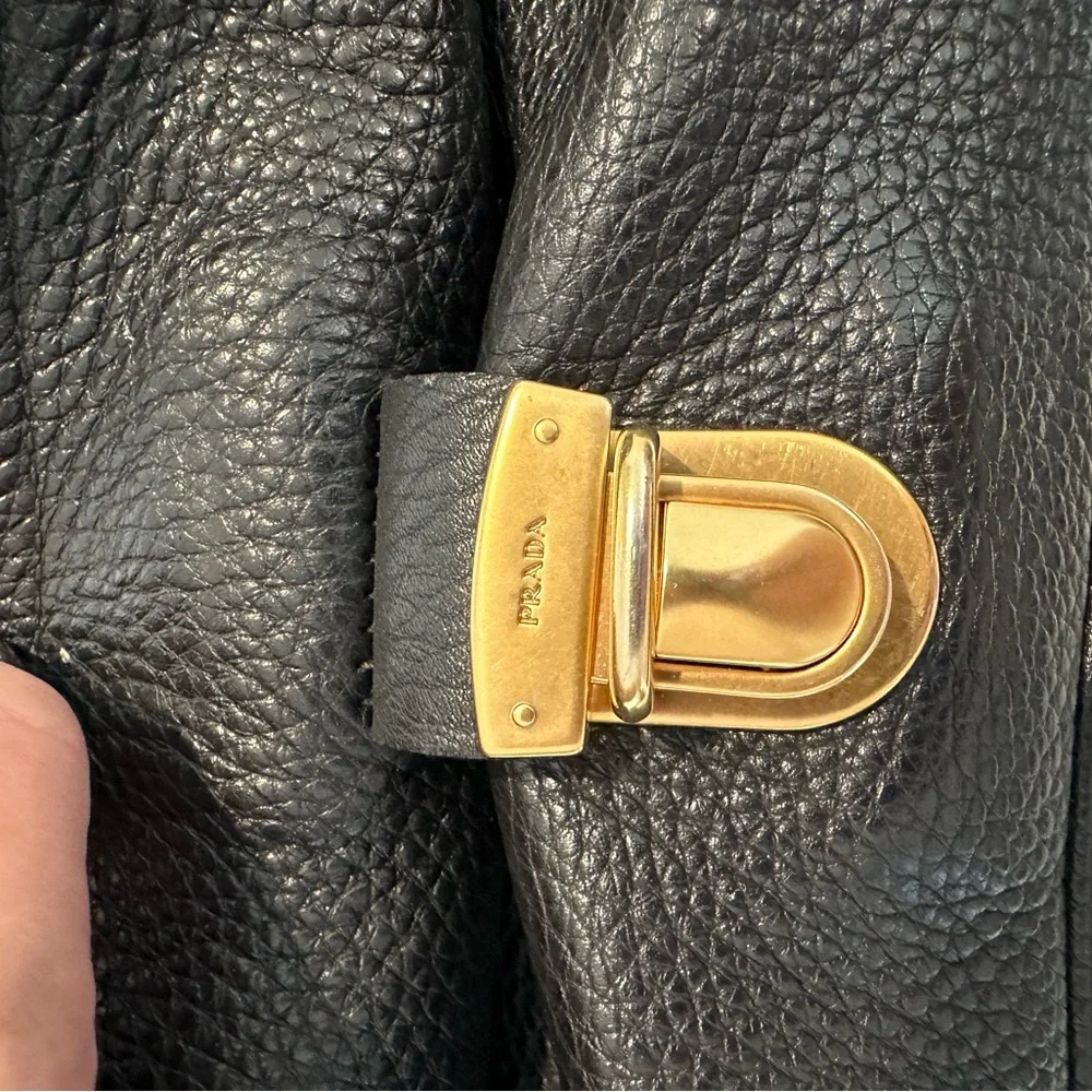 Prada Nero Vitello Daino bag . - Picture 6 of 15